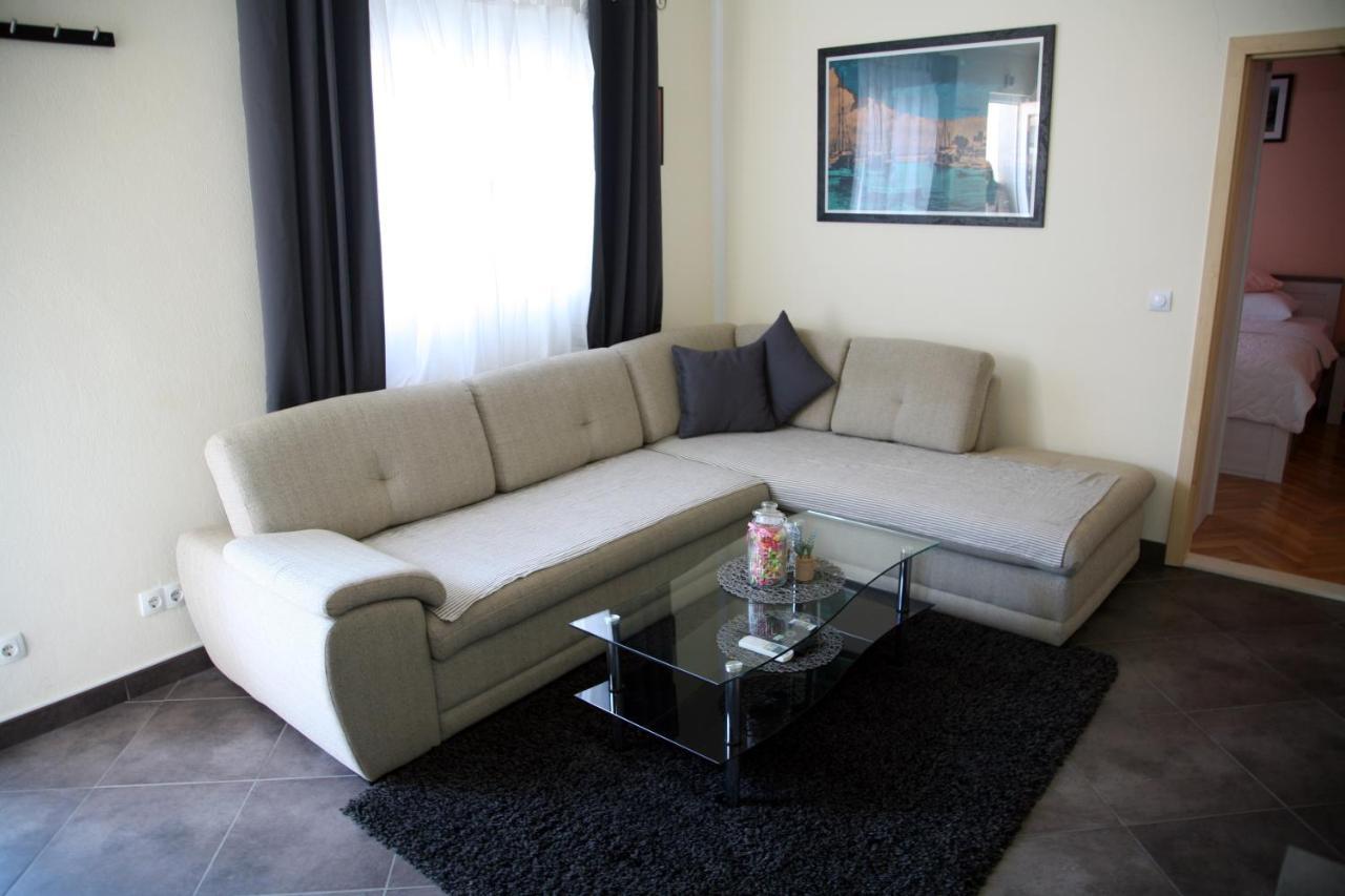Apartment Del Mar Вінішчє Екстер'єр фото